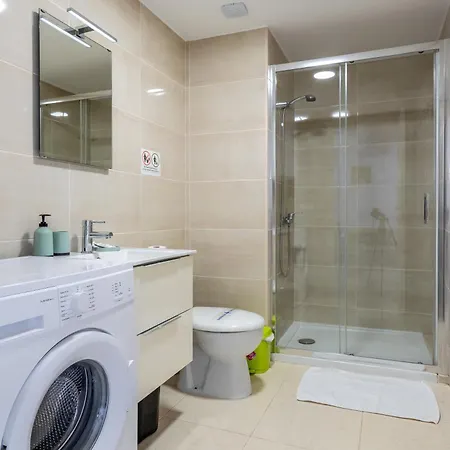 Апартаменти Inftour Paola Iii