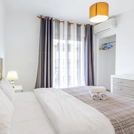 Apartamento Inftour Paola Iii *